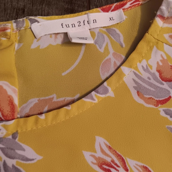 Fun2Fun Women's Top - Picture 2 of 2